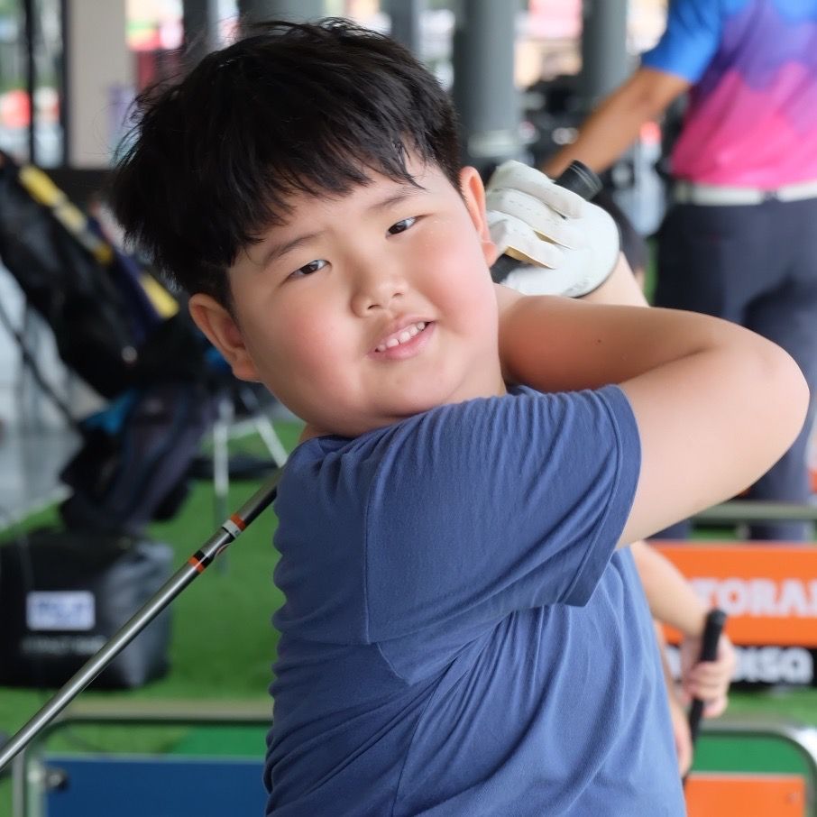 Profile Thanachart L