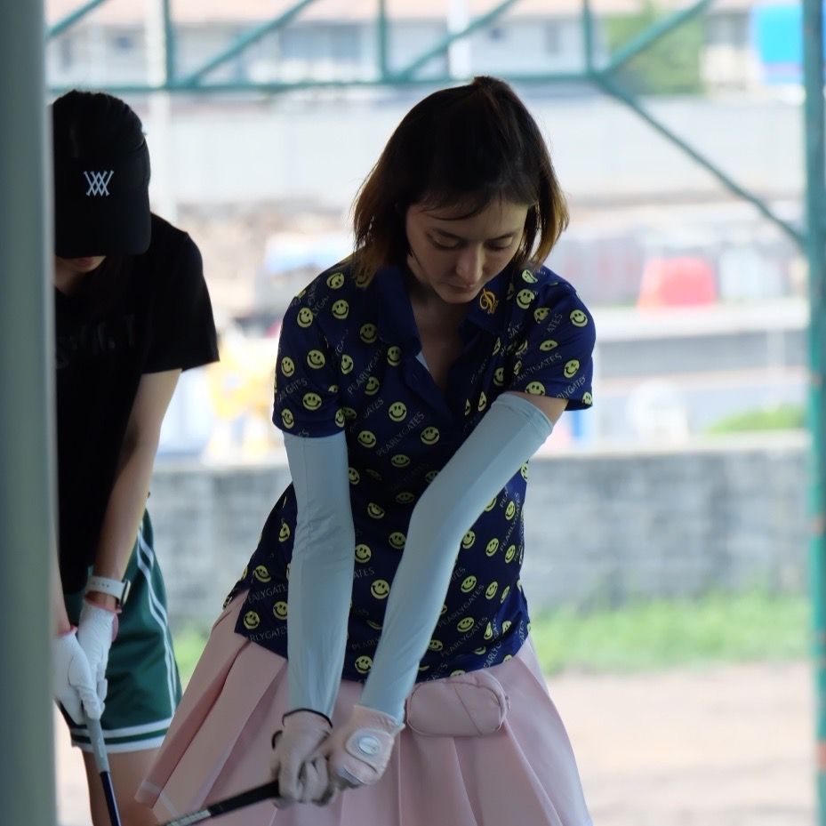 Profile Sicharinee P